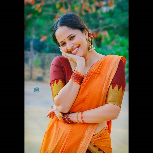 Anchor anasuya traditional attire beautiful images-Anasuya, Anchor Anasuya, Anchoranasuya Photos,Spicy Hot Pics,Images,High Resolution WallPapers Download